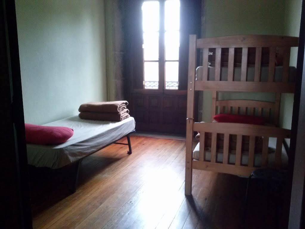 סנטיאגו דה קומפוסטלה Albergue Roots & Boots מראה חיצוני תמונה